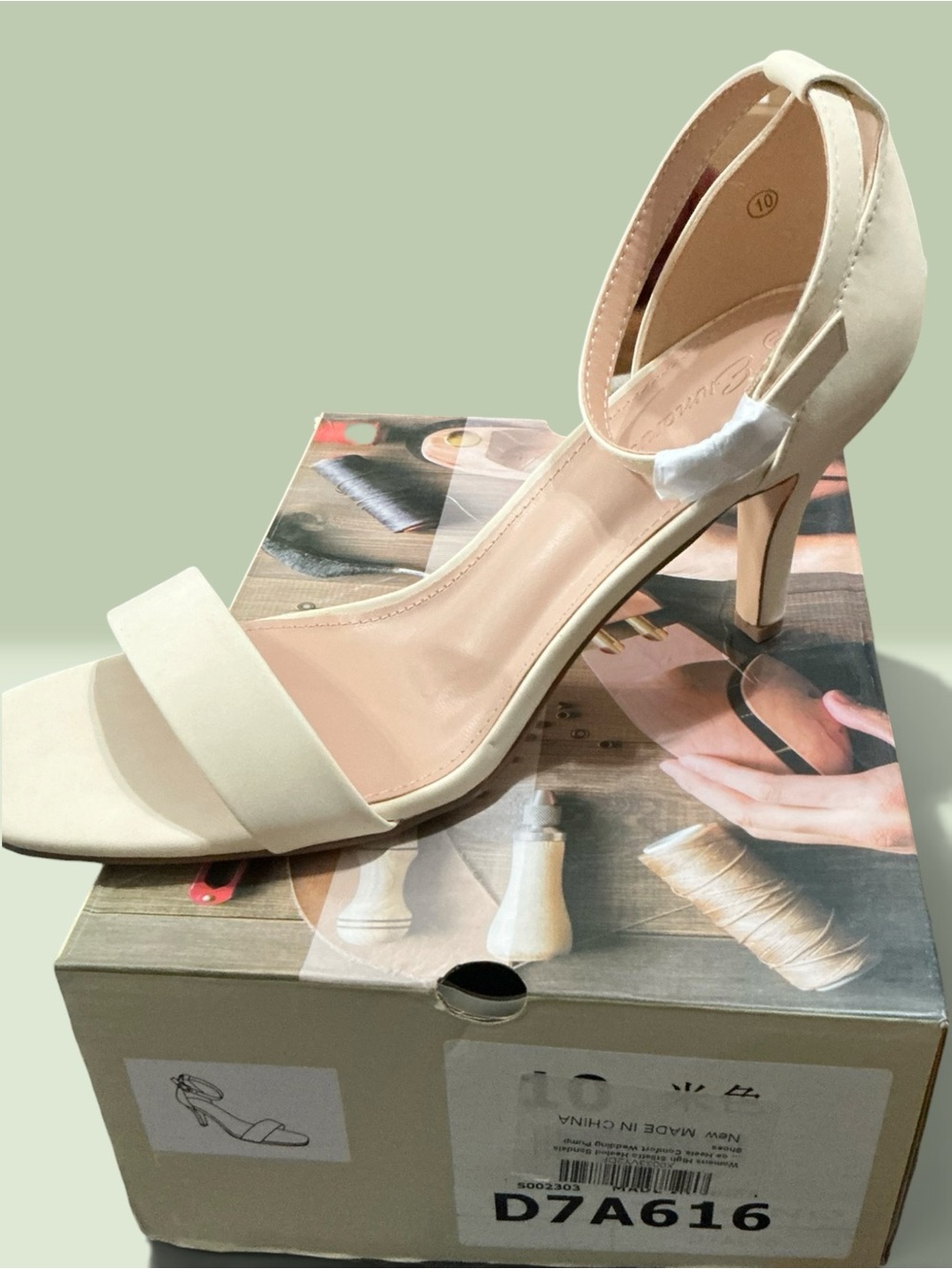 NWT Women’s Cream Ankle-Strap Heeled Sandals